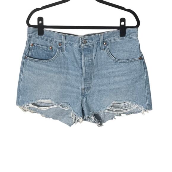 Levi's Premium 501 High Rise Women's Shorts in Luxor Heat Light Wash Size 33 - Picture 4 of 14